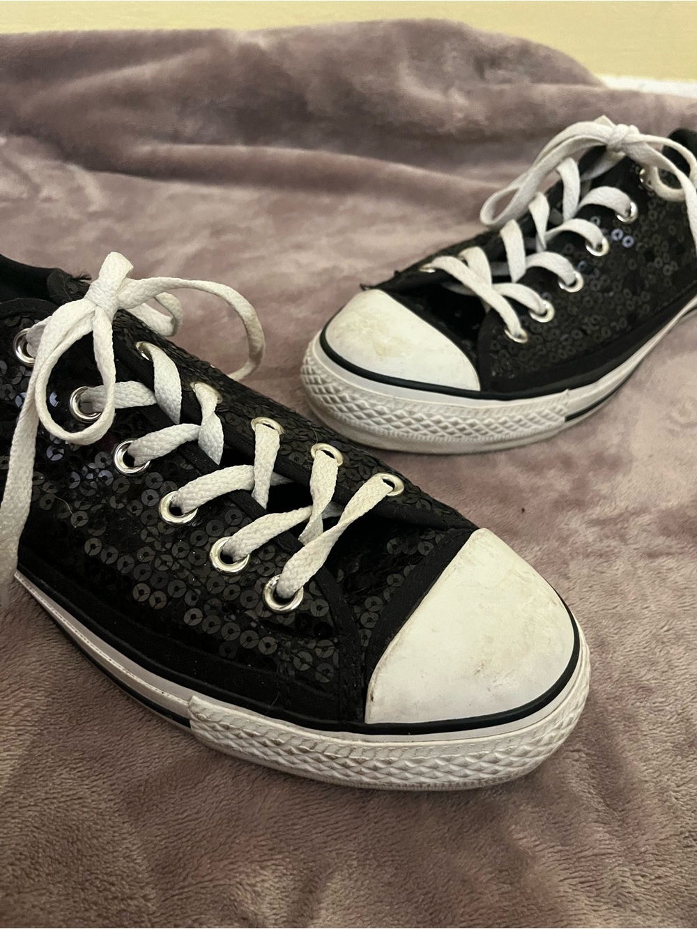 Converse Black Sequin Low-Top Lace-Up Sneakers with White Accents size 10 - Picture 2 of 10